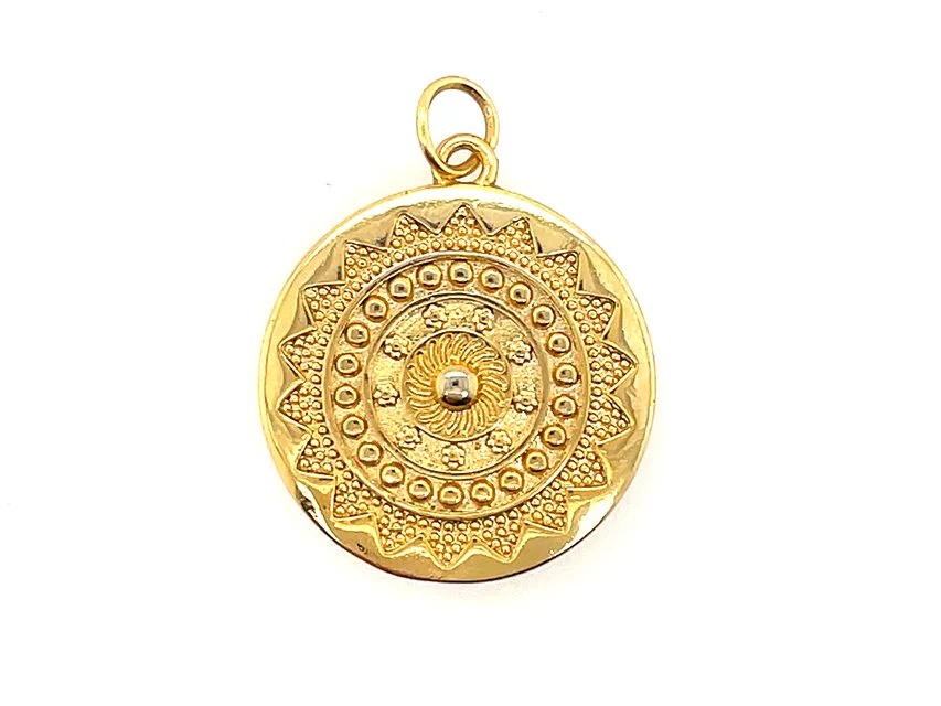 Stunning Sundial Pendant - Image 6